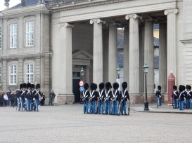 travelguide-copenhagen-amalienborg (1)
