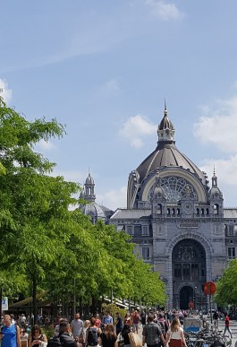 travelguide-antwerp,belgium-centraalstation (1)